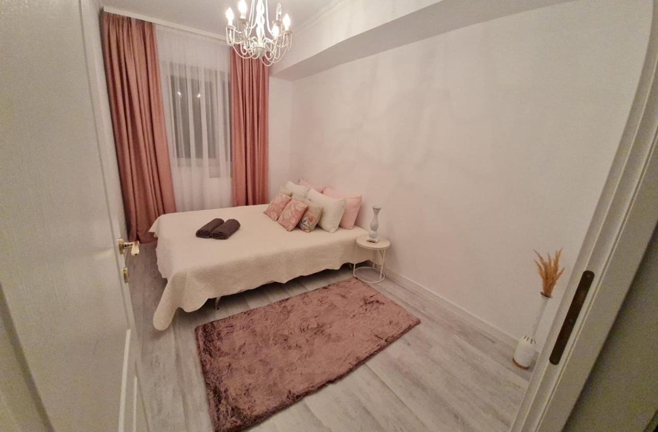 Apartament Larysse Oradea Eksteriør bilde